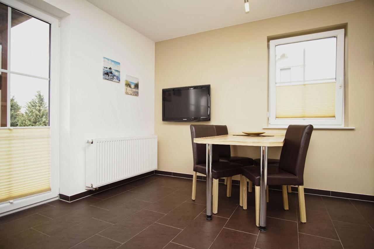 Schicke Fewo Mit Terrasse, Gratis Nutzung Vom Ahoi Erlebnisbad Und Sauna In Sellin - Haus De Niege Wech Fewo 02 蒂索 外观 照片